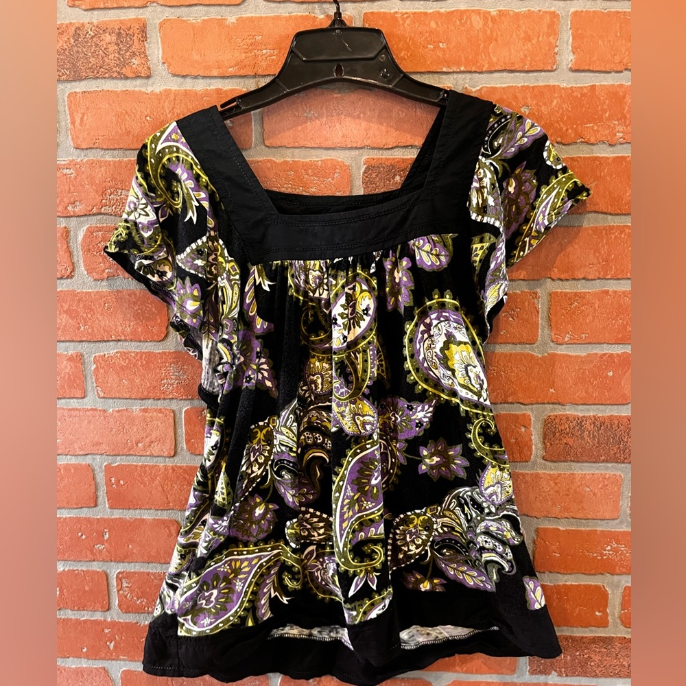 Apt. 9 Woman’s Top-size Medium